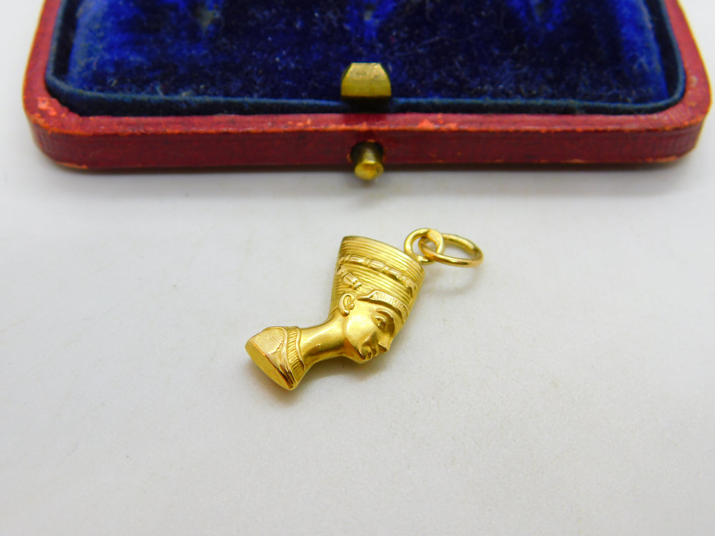 18ct Yellow Gold Egyptian Nefertiti Pharaoh Charm Pendant Vintage c1970