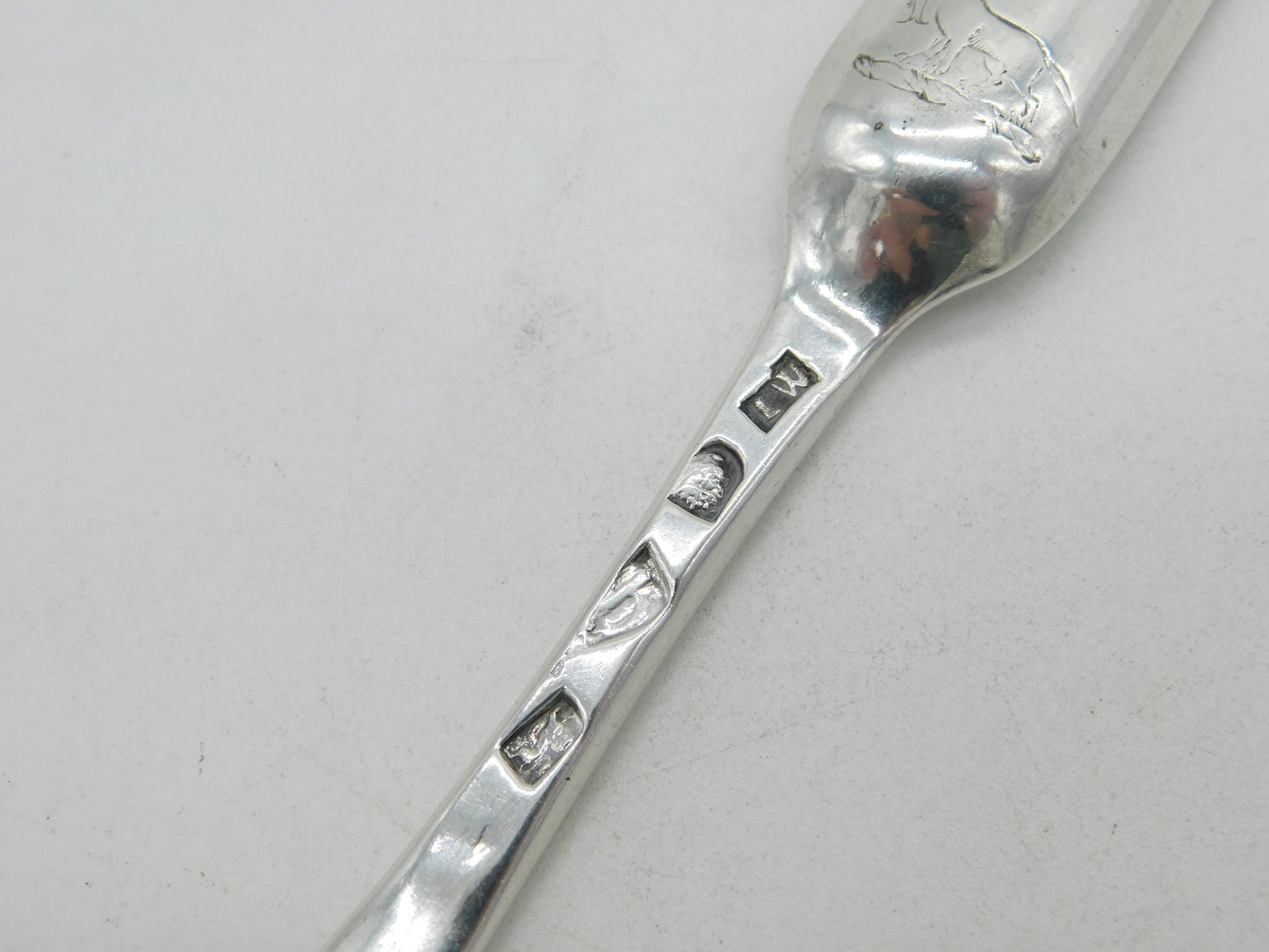 George II Sterling Silver Heraldic Crest Bone Marrow Scoop Antique 1737 London