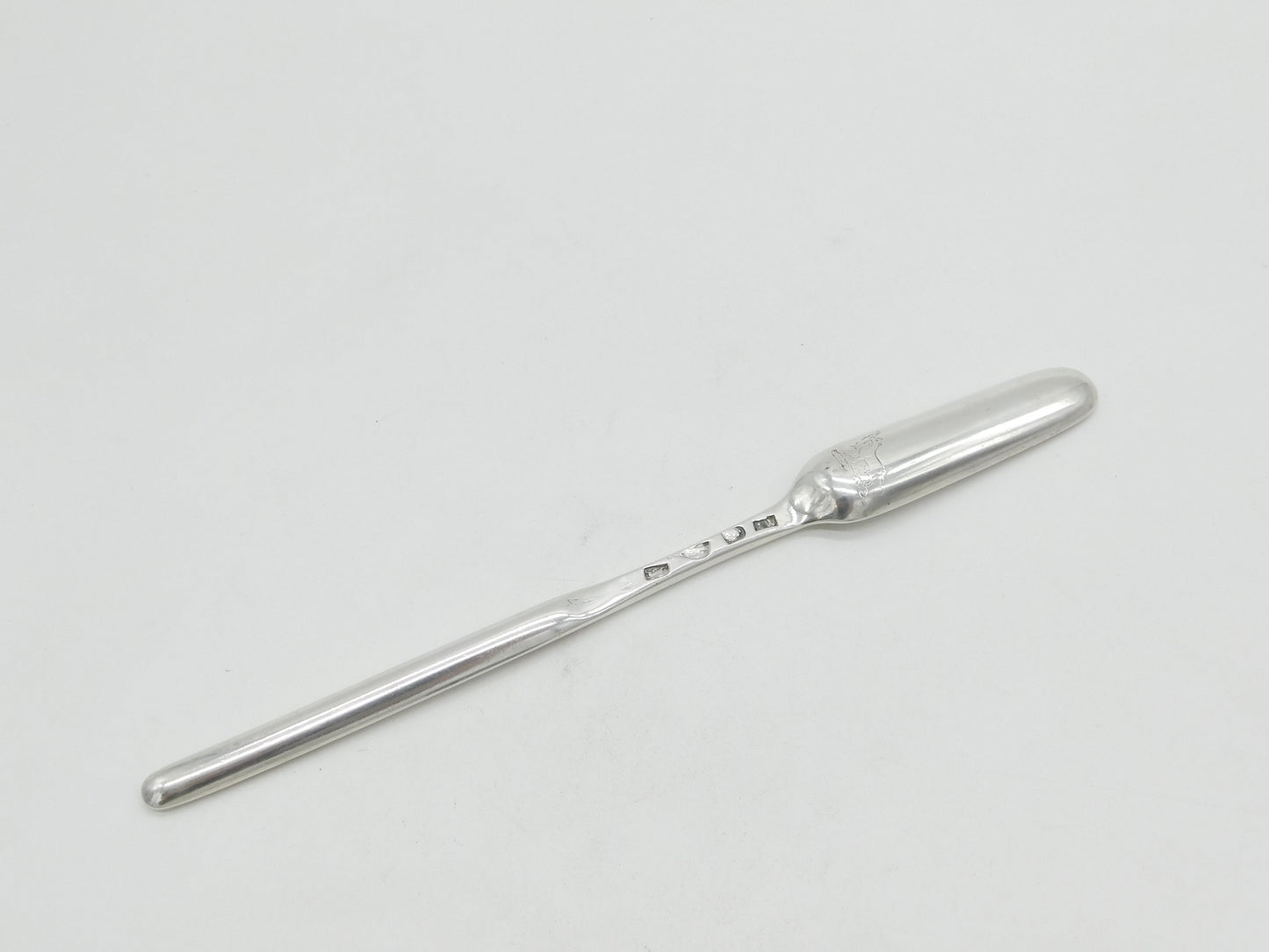 George II Sterling Silver Heraldic Crest Bone Marrow Scoop Antique 1737 London