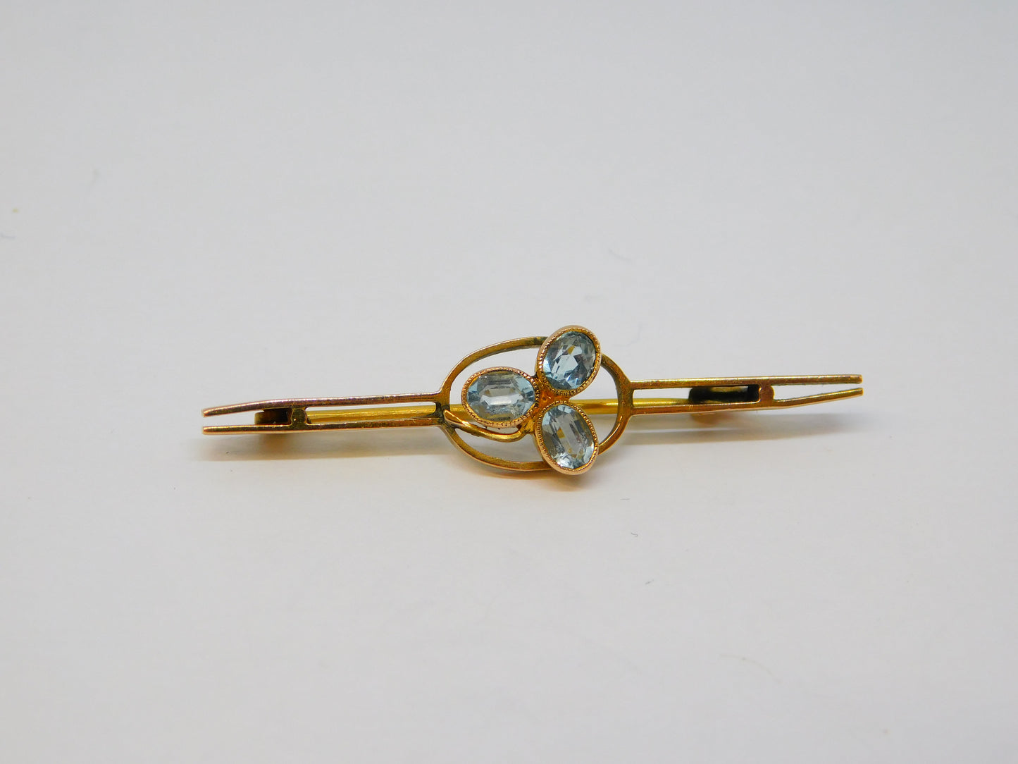 Victorian 15ct Yellow Gold & Aquamarine Floral Sweetheart Brooch Antique c1890
