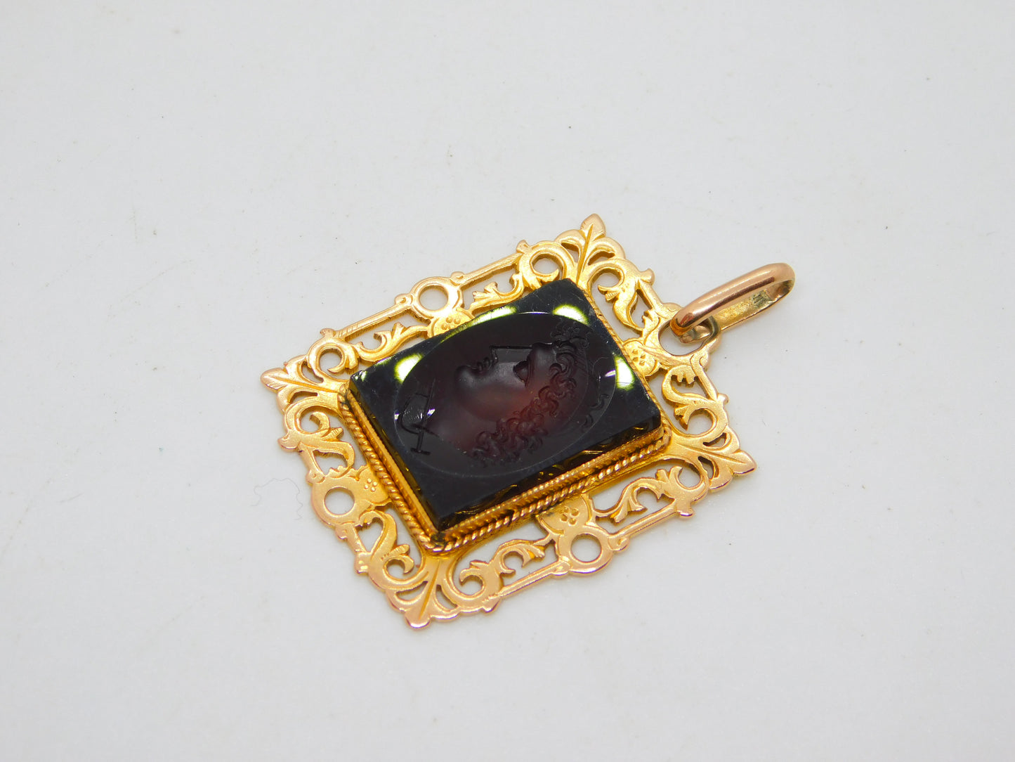 George IV 15ct Yellow Gold Carved Red Agate Cameo Pendant Antique c1830