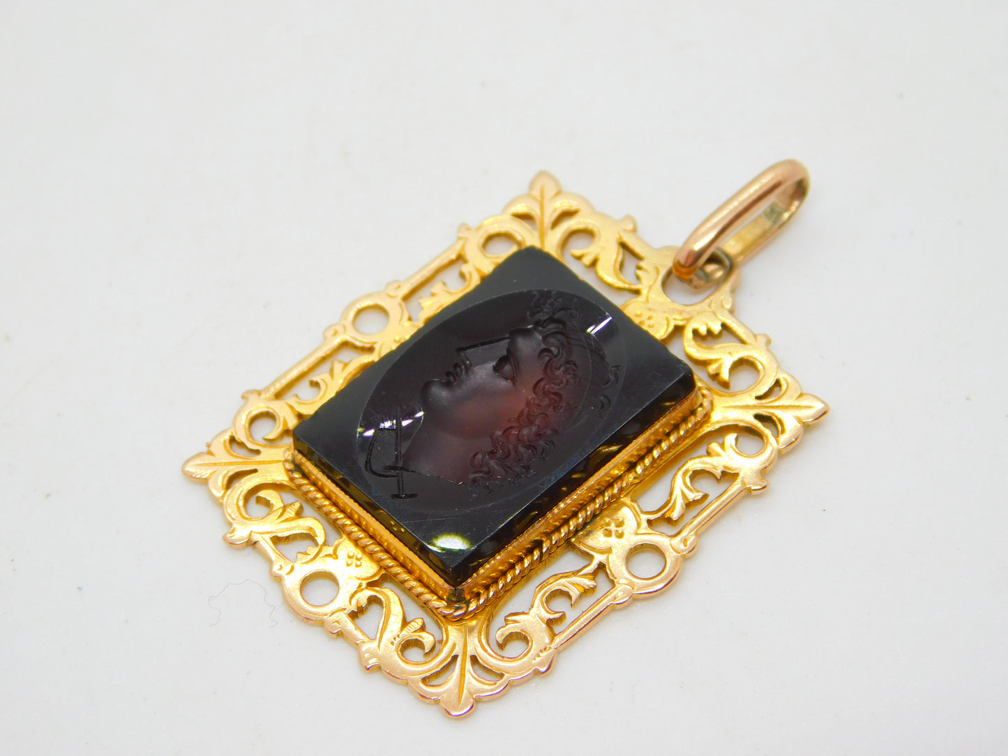 George IV 15ct Yellow Gold Carved Red Agate Cameo Pendant Antique c1830