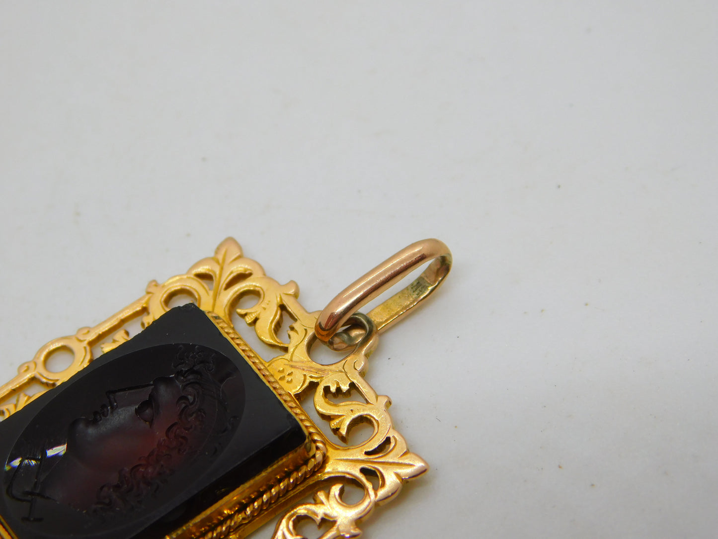 George IV 15ct Yellow Gold Carved Red Agate Cameo Pendant Antique c1830