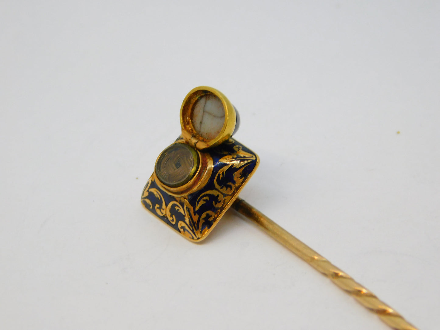 Victorian 18ct Gold, Blue Enamel, Bulls Eye Agate Mourning Stick Pin Antique c1840