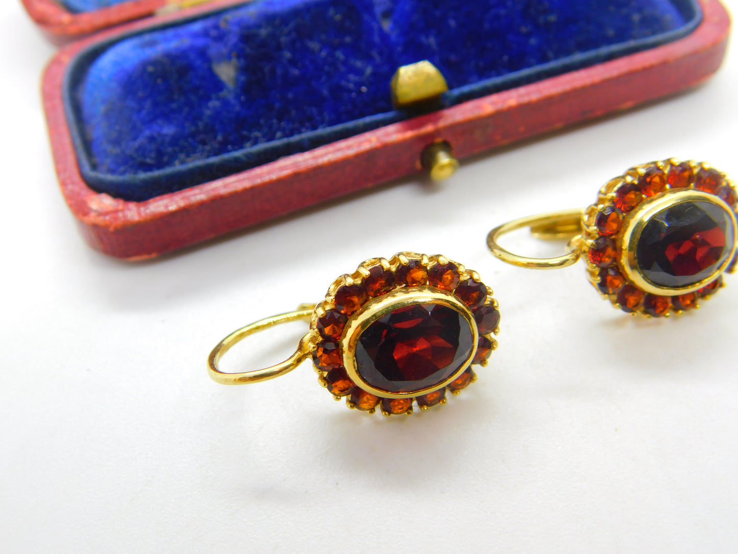 14ct Yellow Gold & Bohemian Garnet Set Floral Cluster Drop Earrings Vintage
