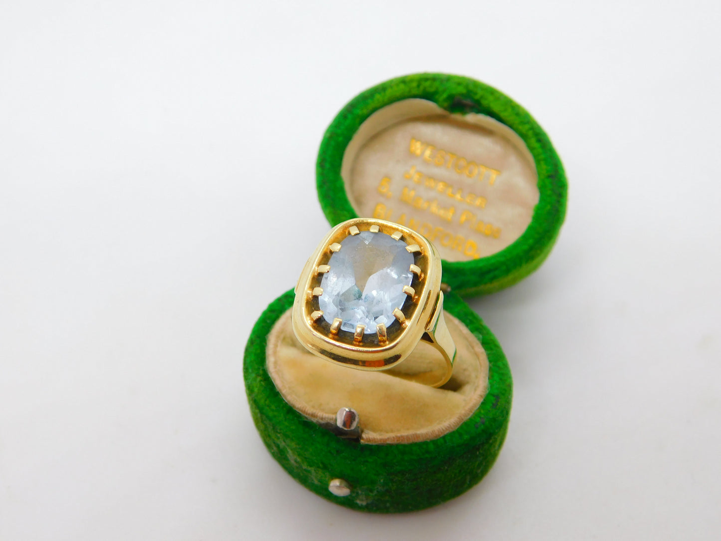 14ct Yellow Gold Cushion Cut Topaz Dress Ring Vintage c1970
