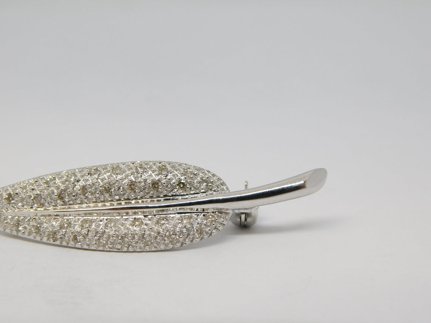 18ct White Gold & Diamond Set Feather Dress Brooch Vintage c1990 Sheffield