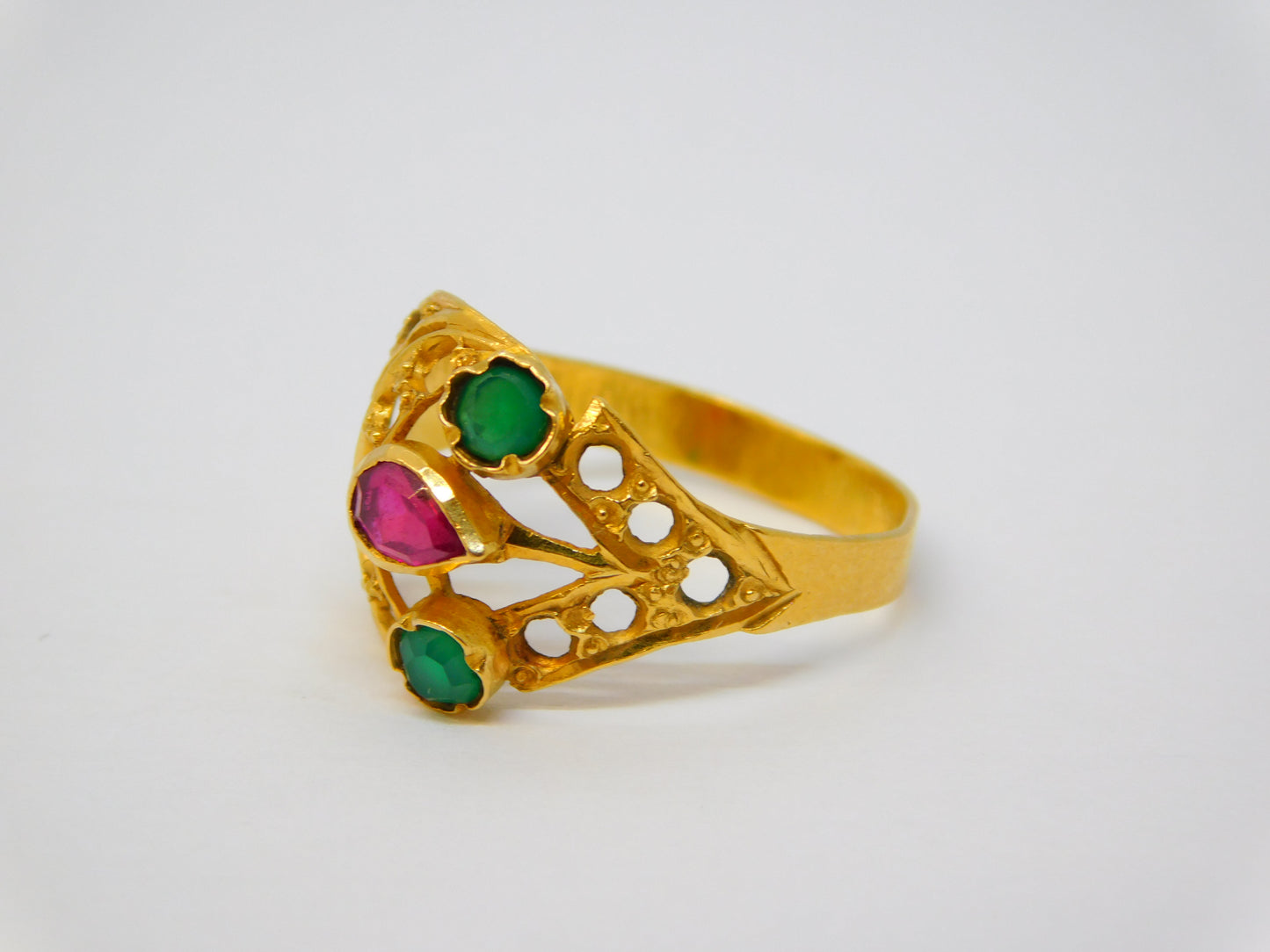 Indian 22ct Yellow Gold, Ruby & Emerald Floral Ring Antique c1920 Art Deco