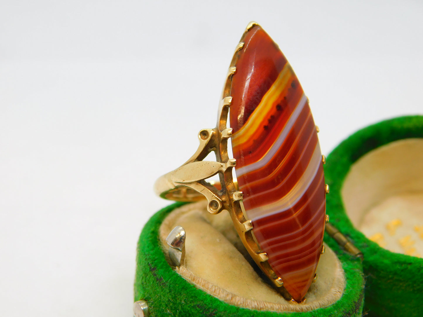 9ct Yellow Gold Mounted Large Marquise-Cut Banded Agate Ring Antique c1900