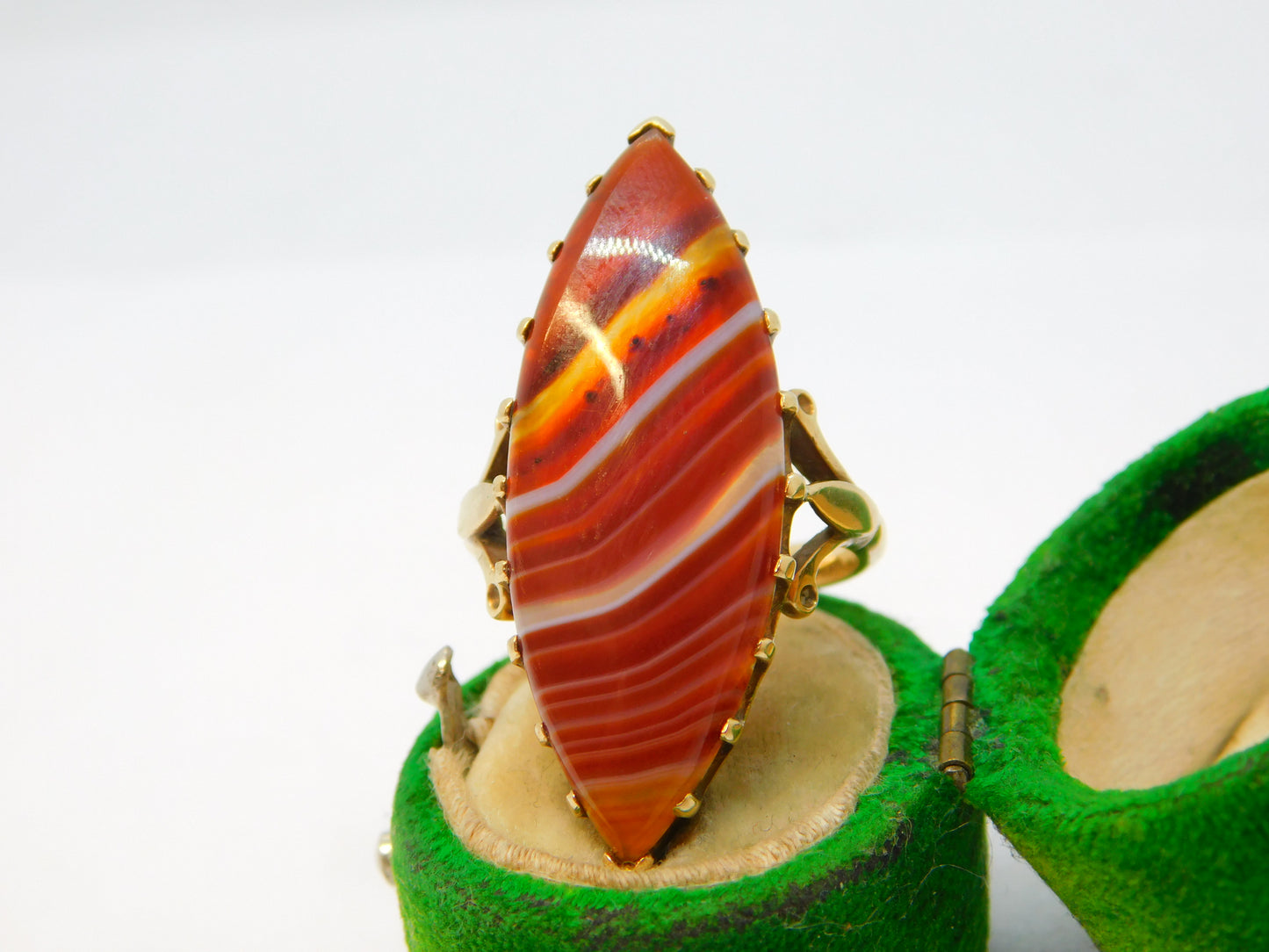 9ct Yellow Gold Mounted Large Marquise-Cut Banded Agate Ring Antique c1900