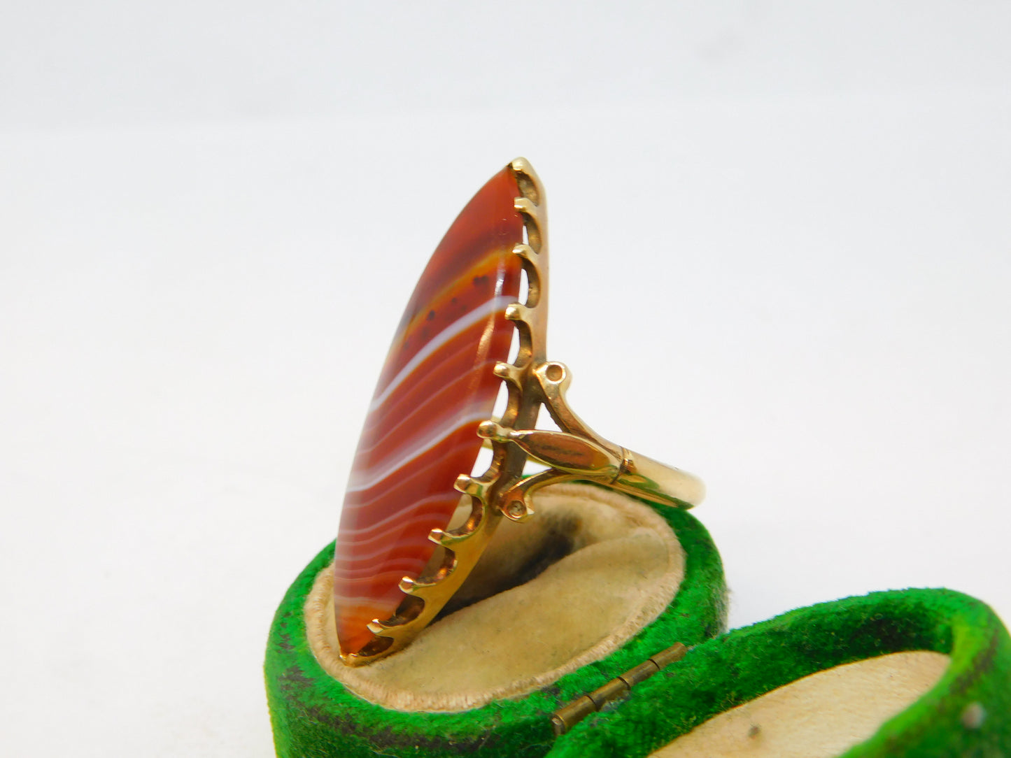 9ct Yellow Gold Mounted Large Marquise-Cut Banded Agate Ring Antique c1900