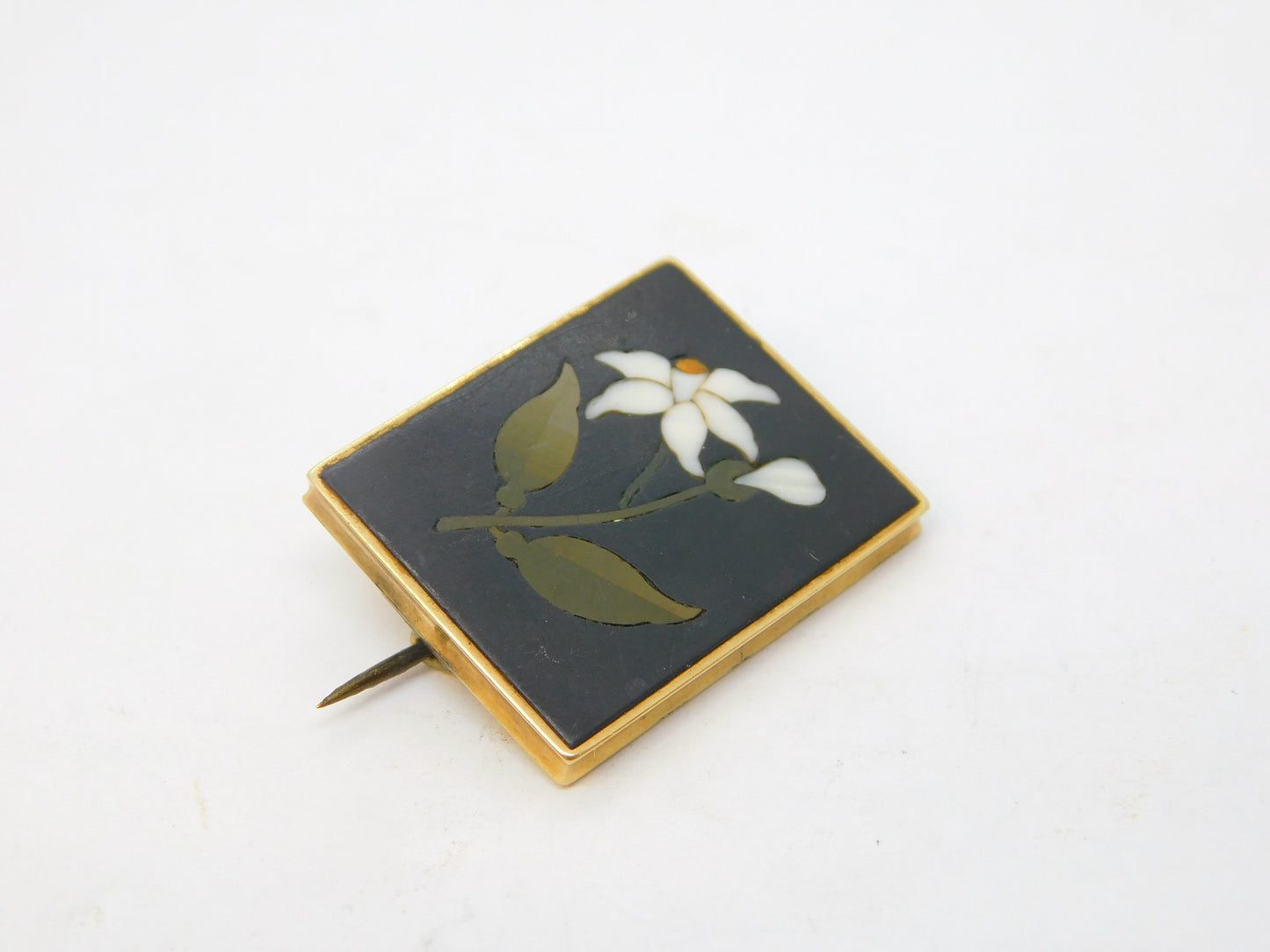 19th Century 15ct Gold Mounted Pietra Dura Lily Flower Brooch Antique c1880