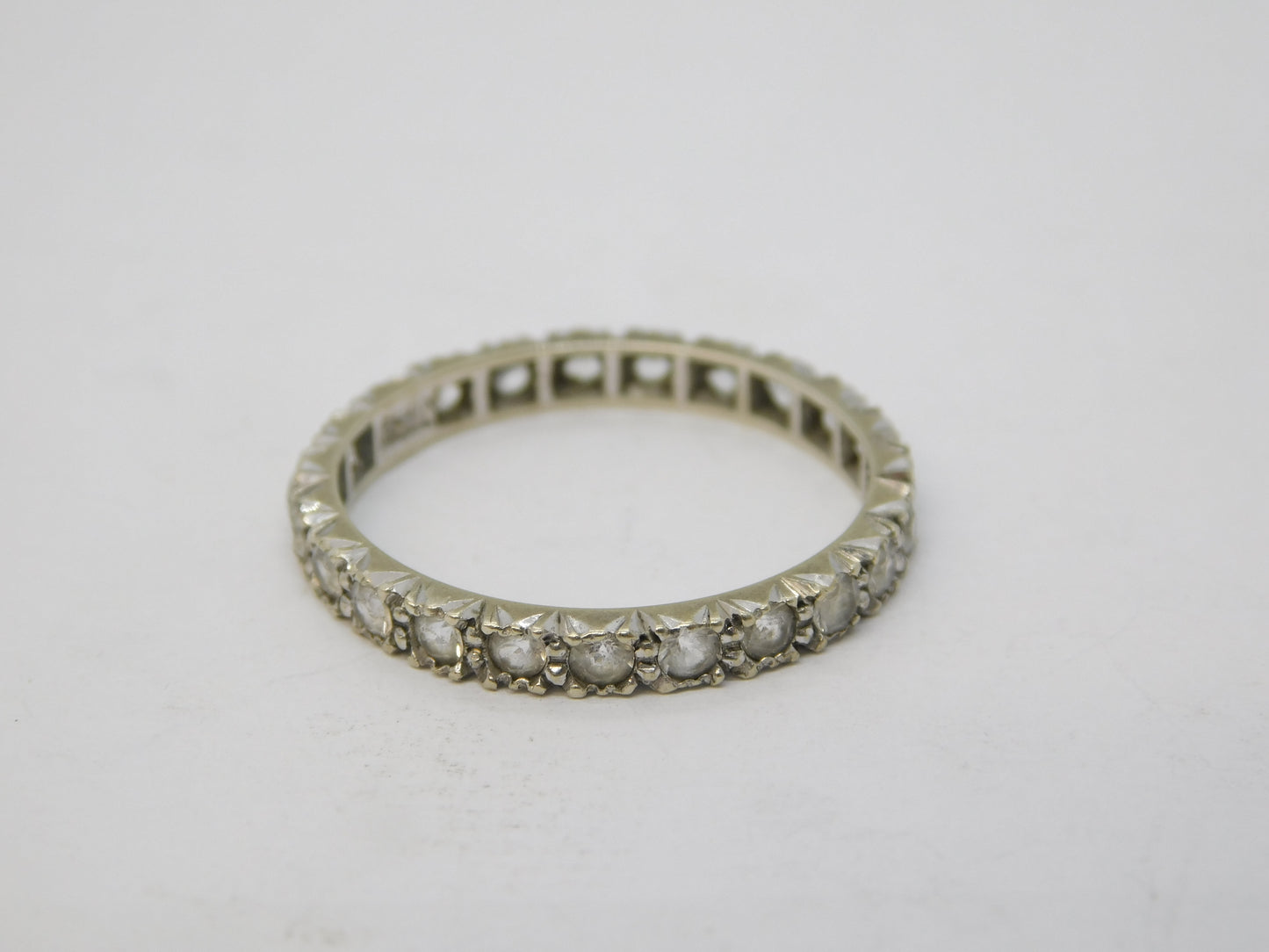 9ct White Gold & Spinel Set Eternity Ring Antique c1940 Art Deco Size R 1/2 UK