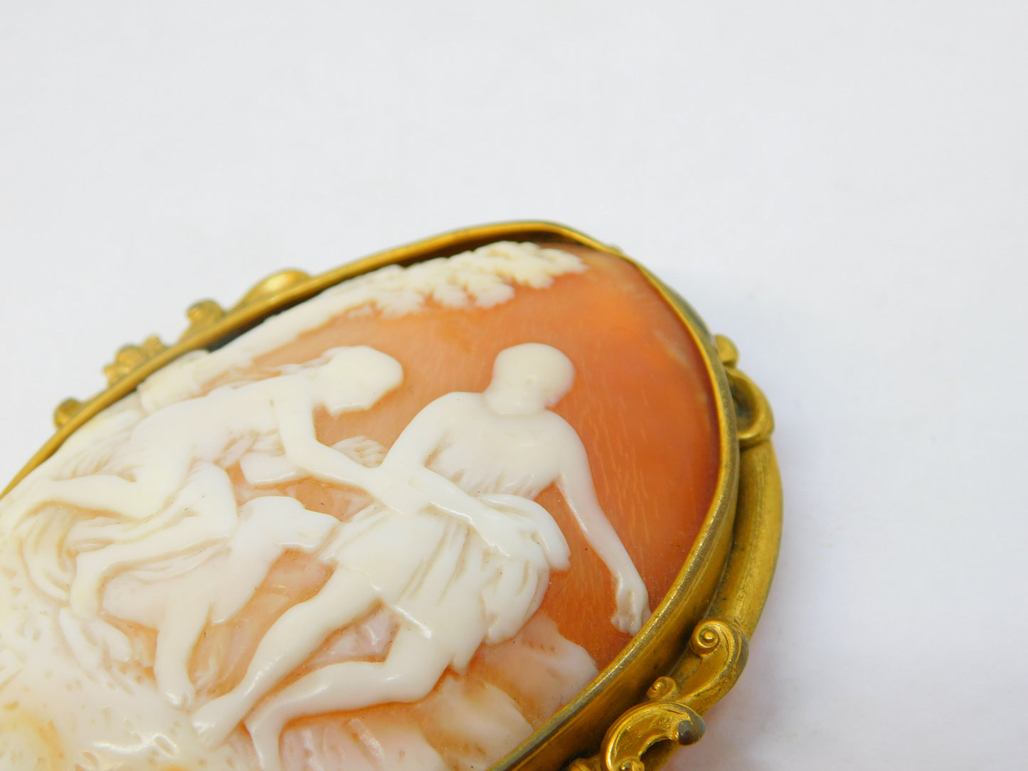 Victorian Large Pinchbeck Carved Shell Classical Scene Cameo Brooch Antique c1860