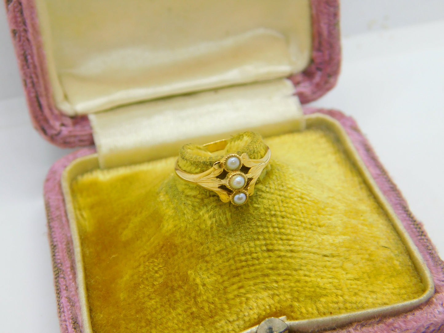 Victorian French 18ct Yellow Gold & Pearl Set Small Dress Ring Antique c1840