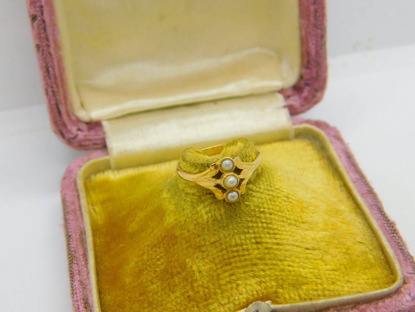 Victorian French 18ct Yellow Gold & Pearl Set Small Dress Ring Antique c1840