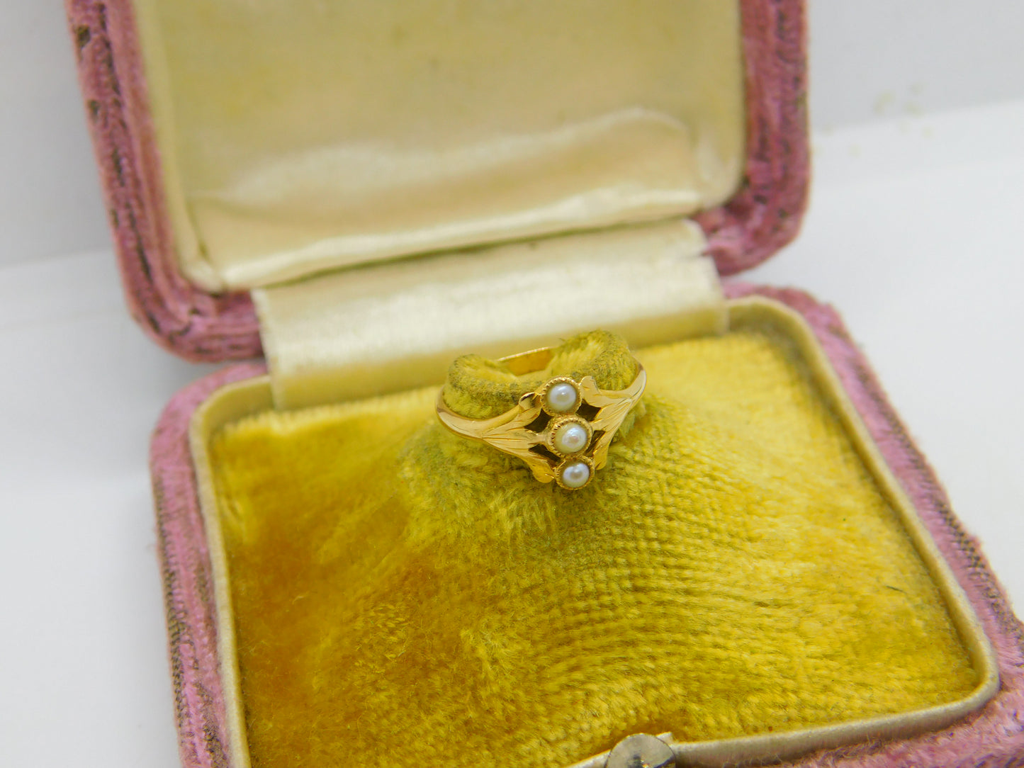 Victorian French 18ct Yellow Gold & Pearl Set Small Dress Ring Antique c1840