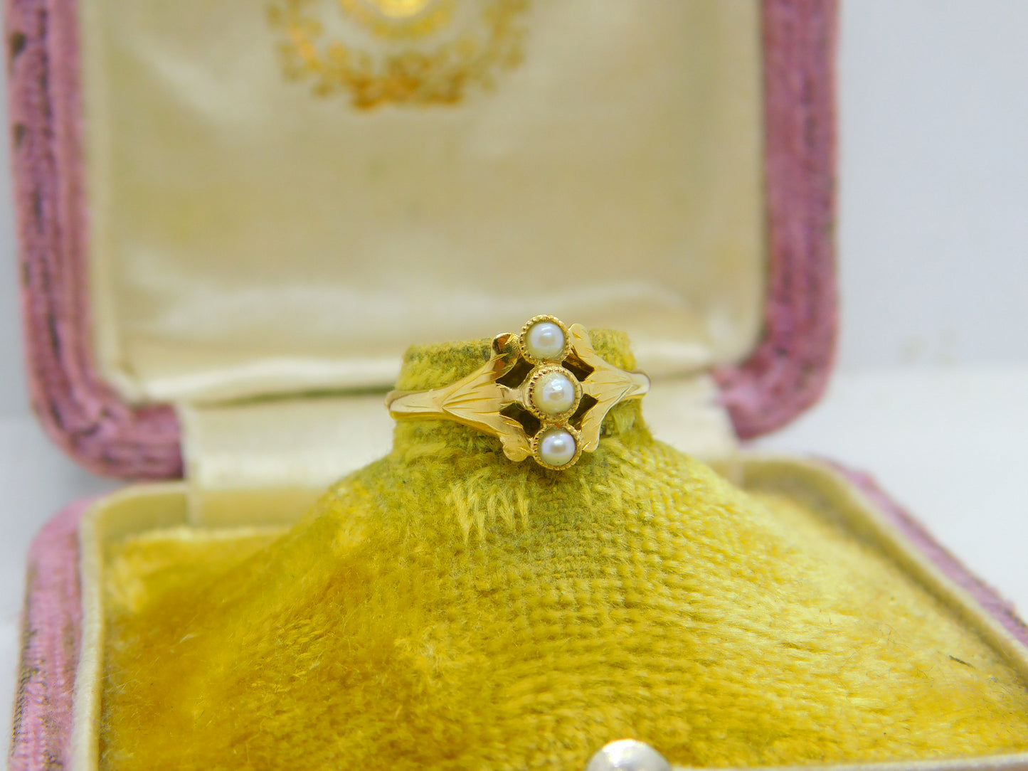 Victorian French 18ct Yellow Gold & Pearl Set Small Dress Ring Antique c1840