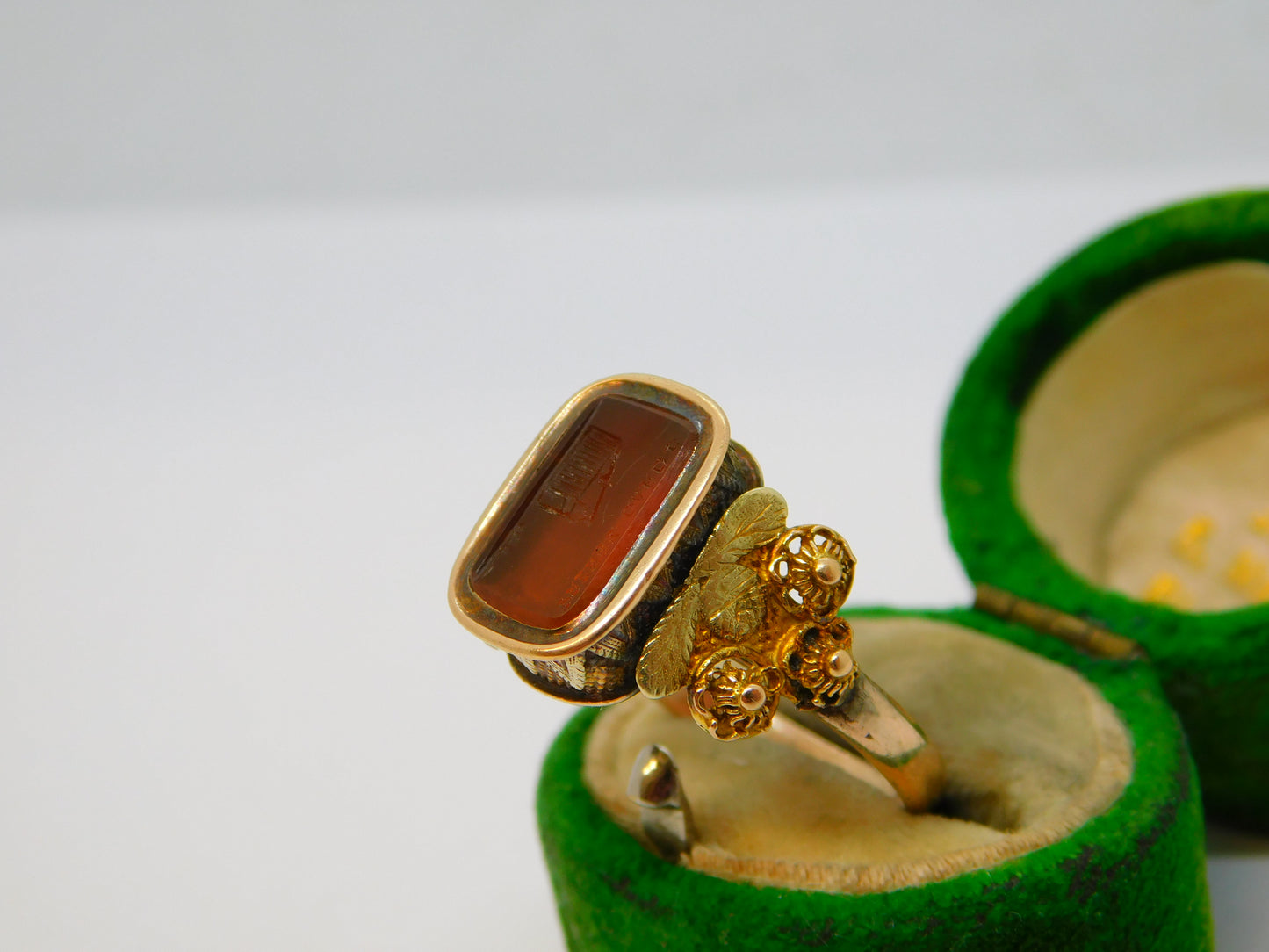 18th Century French Revolution Interest 18ct Yellow Gold Carnelian Rat in the Guillotine Intaglio Ring c1790
