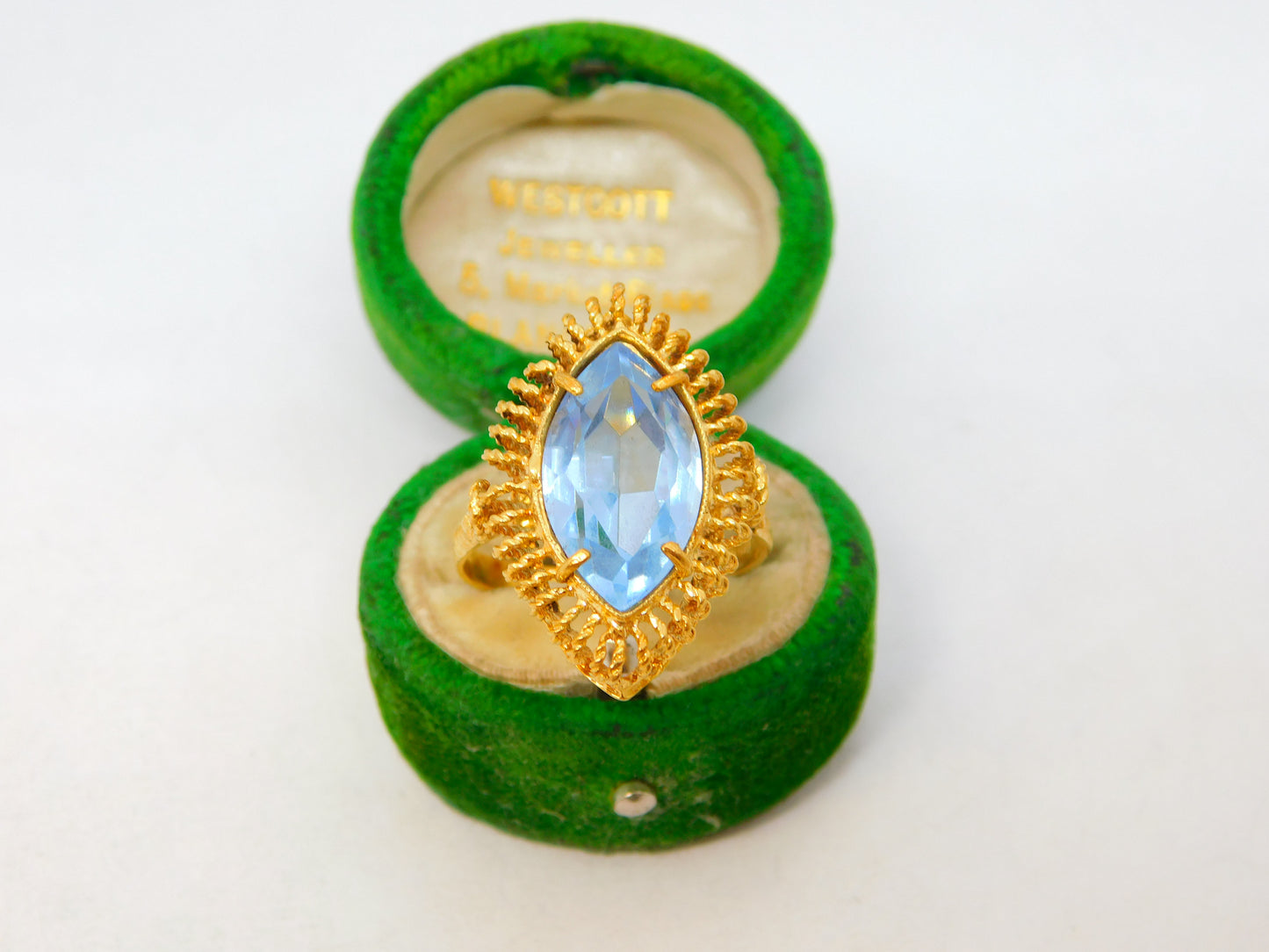 18ct Yellow Gold & Marquise Cut Blue Zircon Dress Ring Vintage c1970