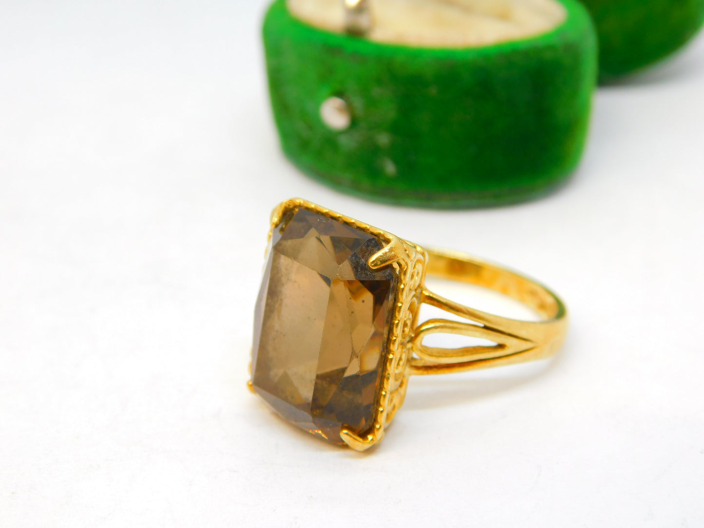 18ct Yellow Gold & Citrine Set Cocktail Dress Ring Vintage c1970
