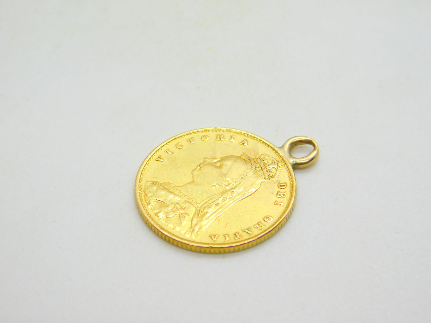 22ct Gold Queen Victoria Shield Back Half Sovereign Pendant Coin Antique 1887