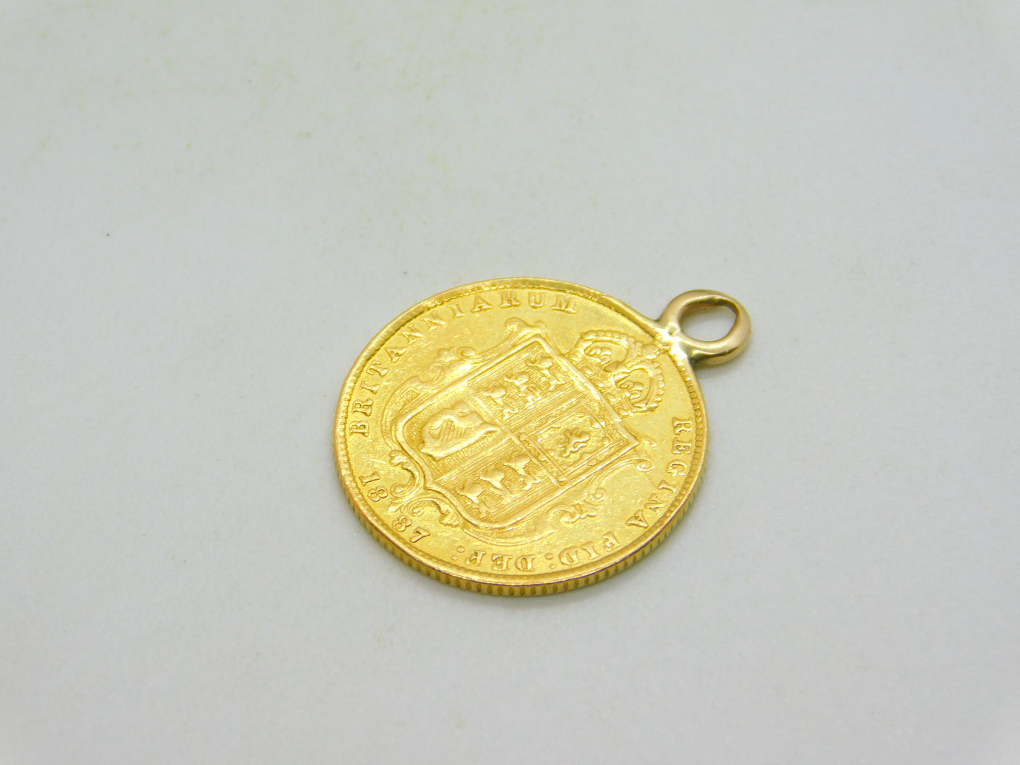 22ct Gold Queen Victoria Shield Back Half Sovereign Pendant Coin Antique 1887