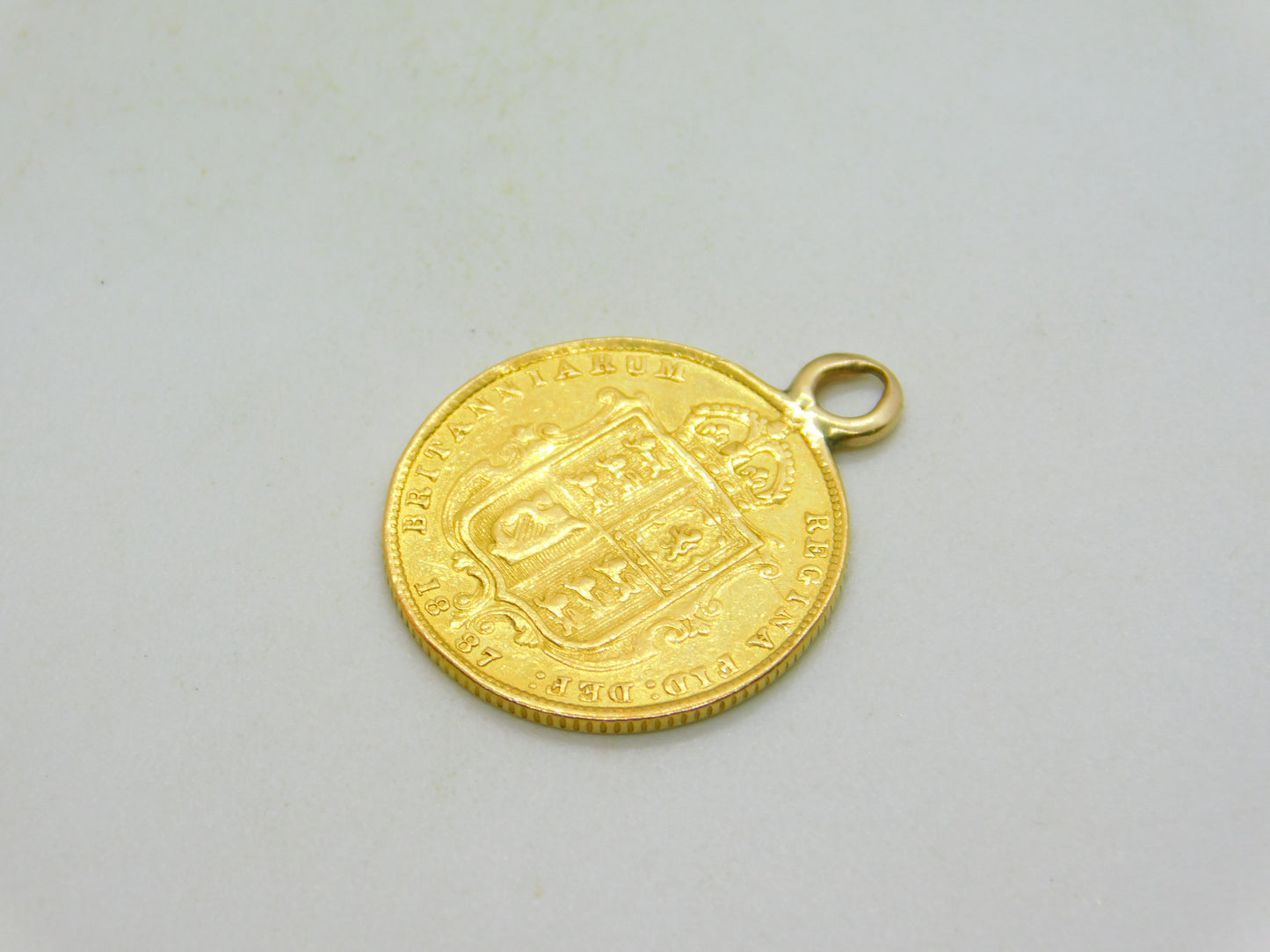 22ct Gold Queen Victoria Shield Back Half Sovereign Pendant Coin Antique 1887