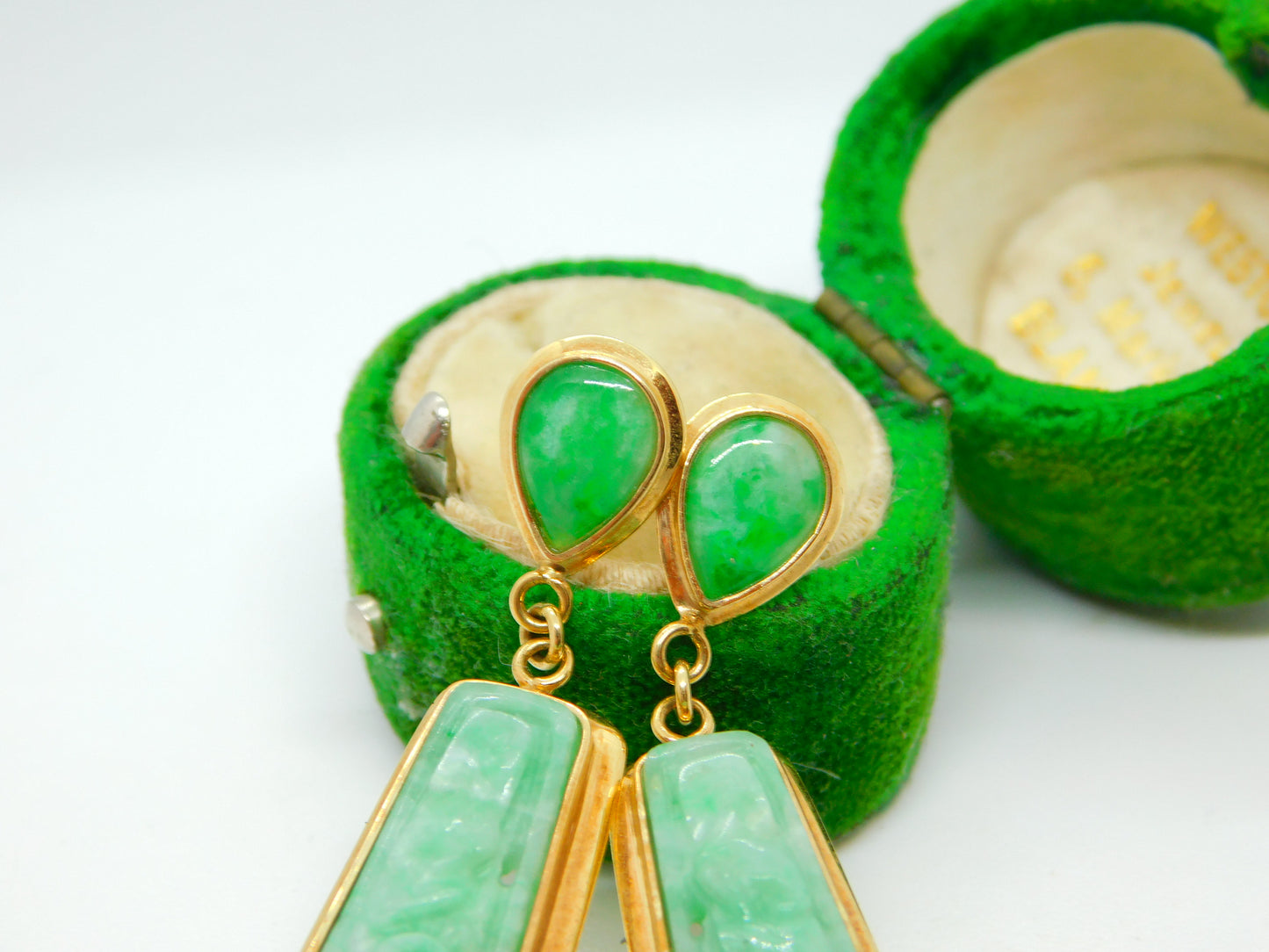 18ct Yellow Gold Carved Apple-Green Jade Drop Earrings Vintage c1970