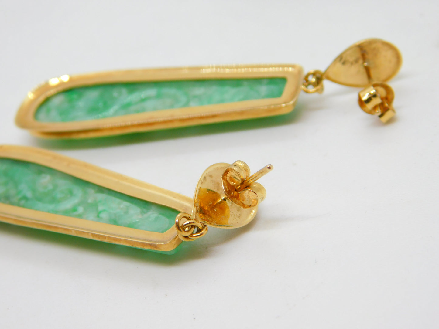 18ct Yellow Gold Carved Apple-Green Jade Drop Earrings Vintage c1970