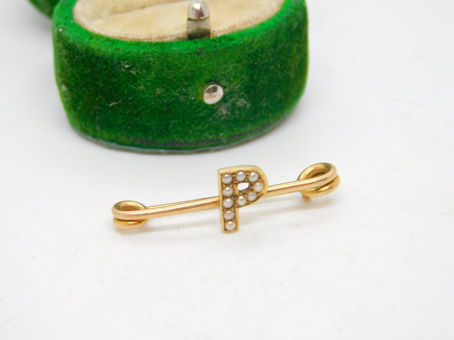 Edwardian 15ct Yellow Gold & Seed Pearl 'P' Initial Brooch Antique c1910