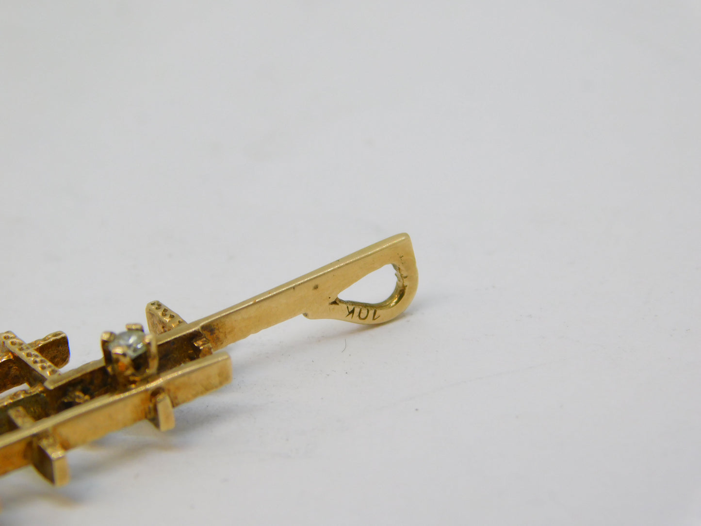 10ct Yellow Gold Brutalist Diamond, Peridot, Pearl Pendant Vintage c1970