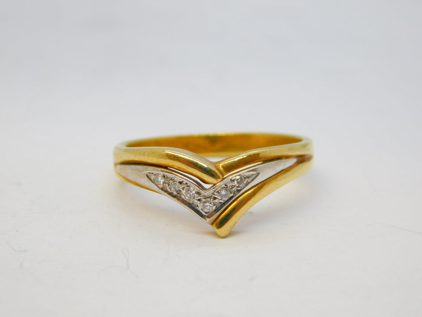 18ct Yellow Gold Graduating Diamond Set Wishbone Ring Vintage c1970