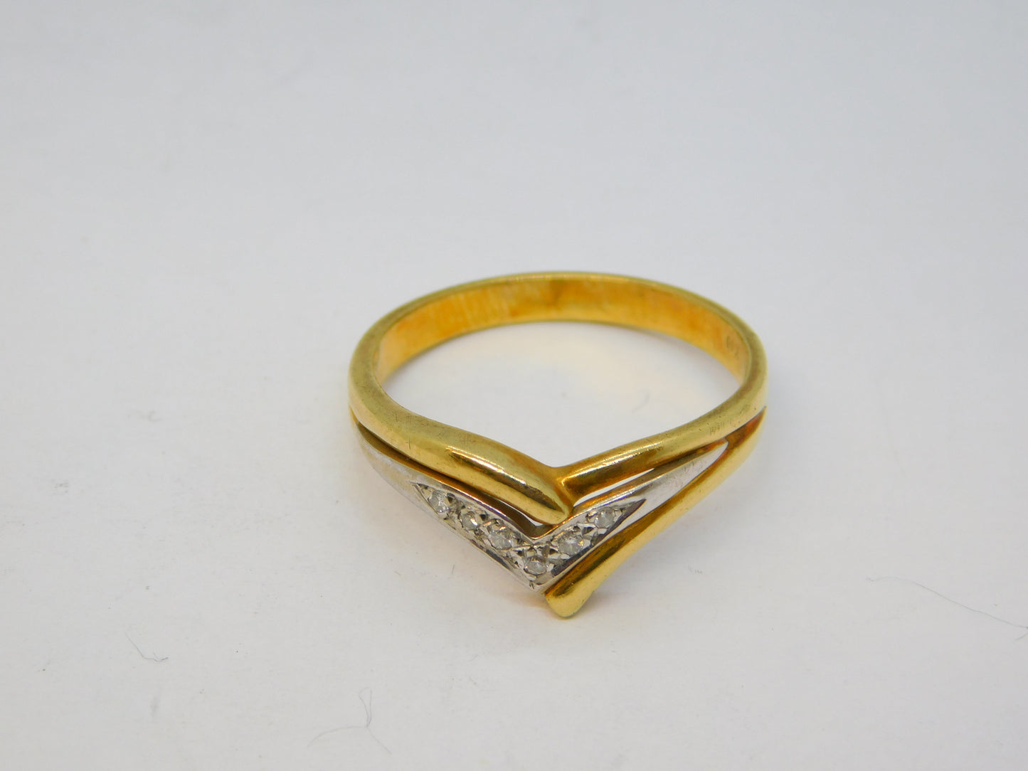 18ct Yellow Gold Graduating Diamond Set Wishbone Ring Vintage c1970