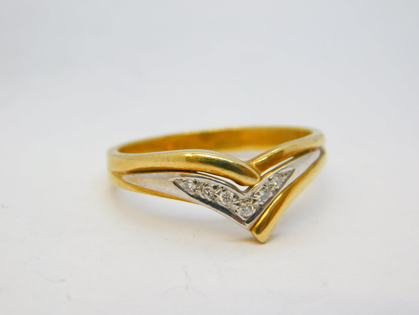 18ct Yellow Gold Graduating Diamond Set Wishbone Ring Vintage c1970