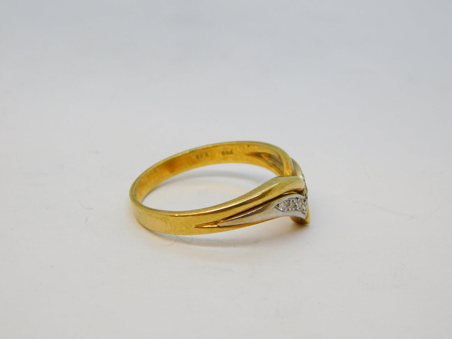 18ct Yellow Gold Graduating Diamond Set Wishbone Ring Vintage c1970