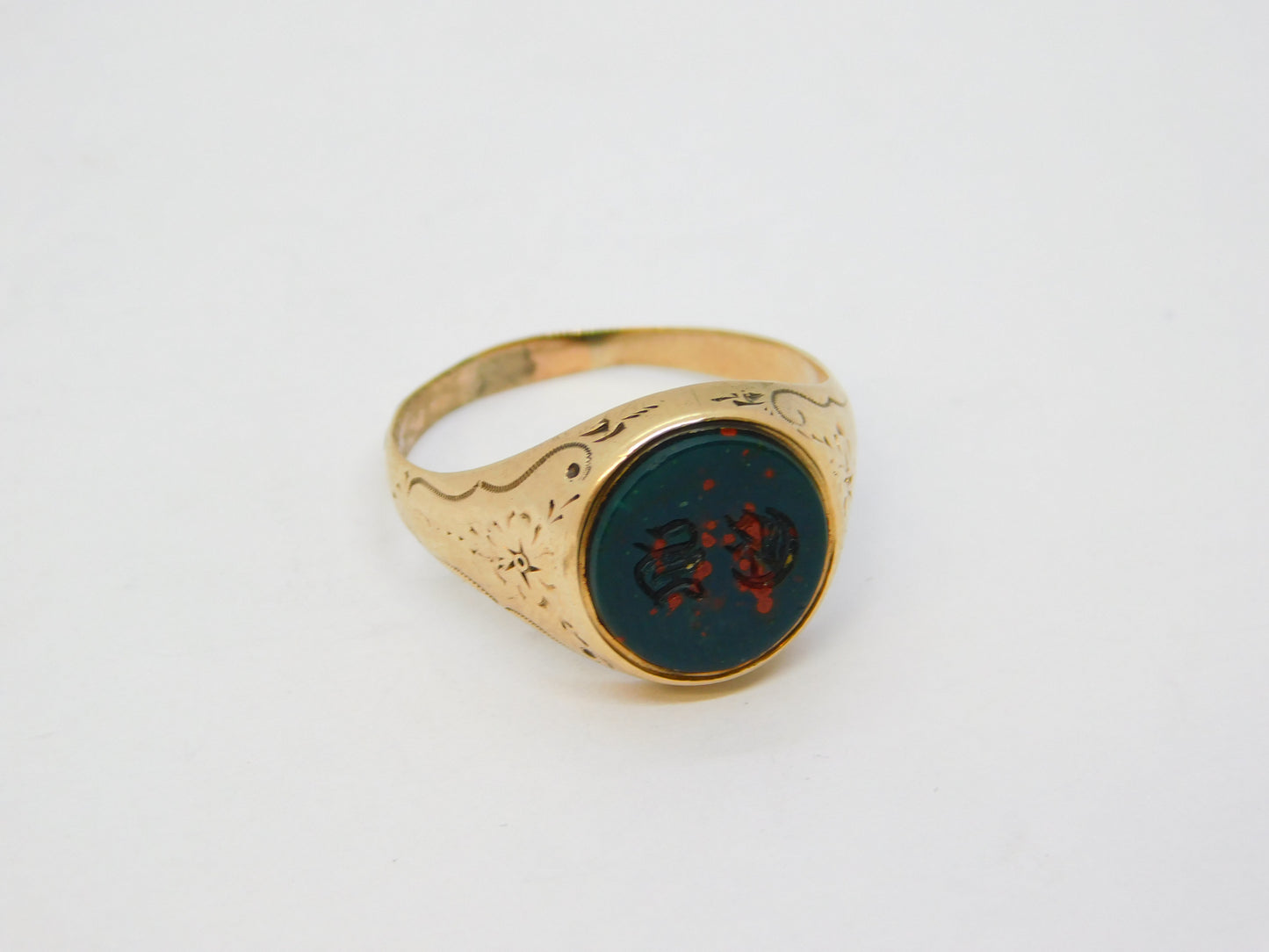 Victorian 9ct Gold Carved 'SG' Bloodstone Intaglio Signet Ring Antique c1860