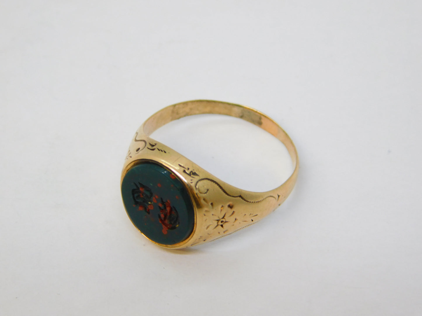 Victorian 9ct Gold Carved 'SG' Bloodstone Intaglio Signet Ring Antique c1860
