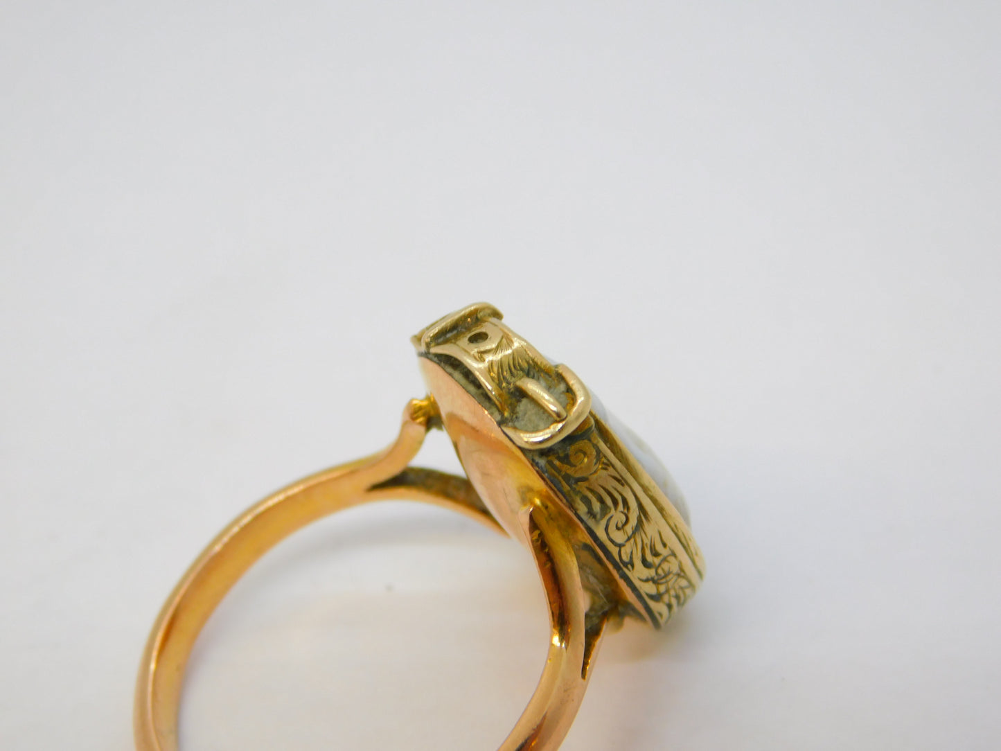 George IV 15ct Gold Mourning Gentleman Cameo Signet Ring Antique c1830