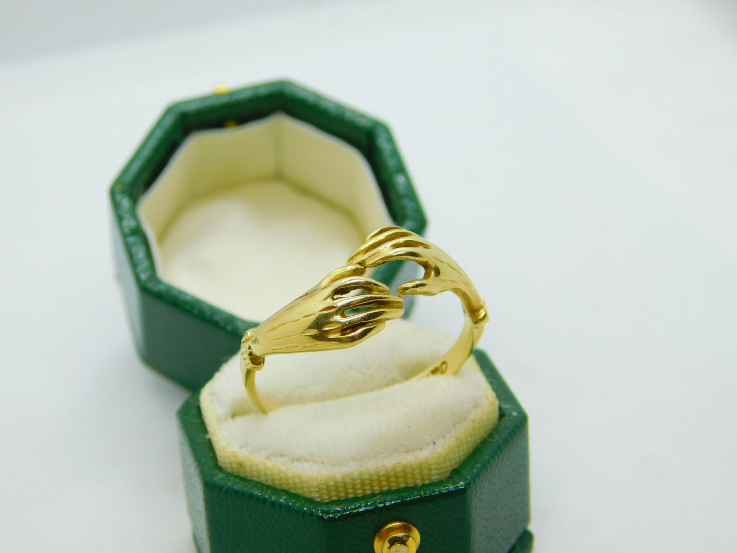 14ct Yellow Gold Grasping Figa Hands Dress Ring Vintage c1970