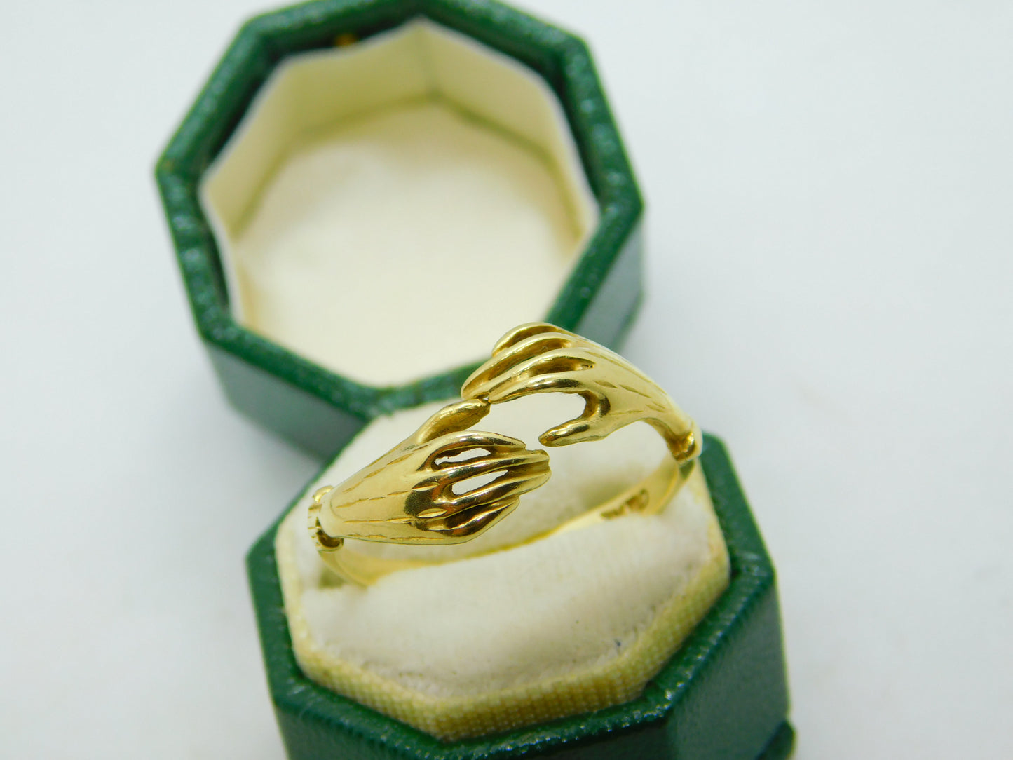 14ct Yellow Gold Grasping Figa Hands Dress Ring Vintage c1970