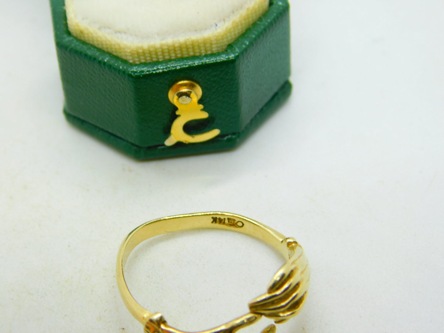 14ct Yellow Gold Grasping Figa Hands Dress Ring Vintage c1970