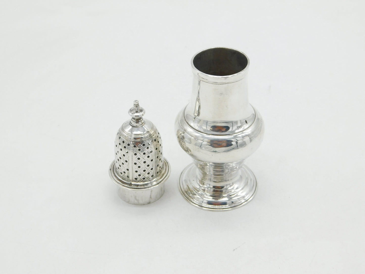 George II Sterling Silver Muffineer Caster Antique 1758 London John Delmester