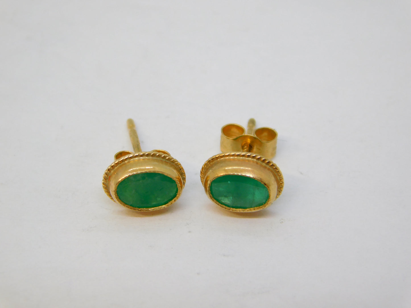 9ct Yellow Gold & Green Emerald Stud Earrings Vintage c1970