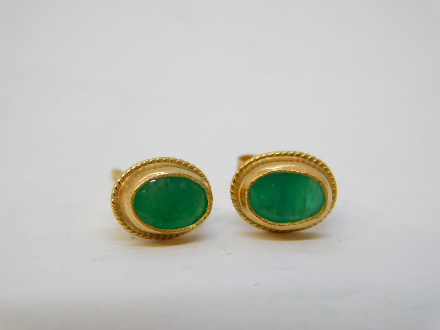 9ct Yellow Gold & Green Emerald Stud Earrings Vintage c1970