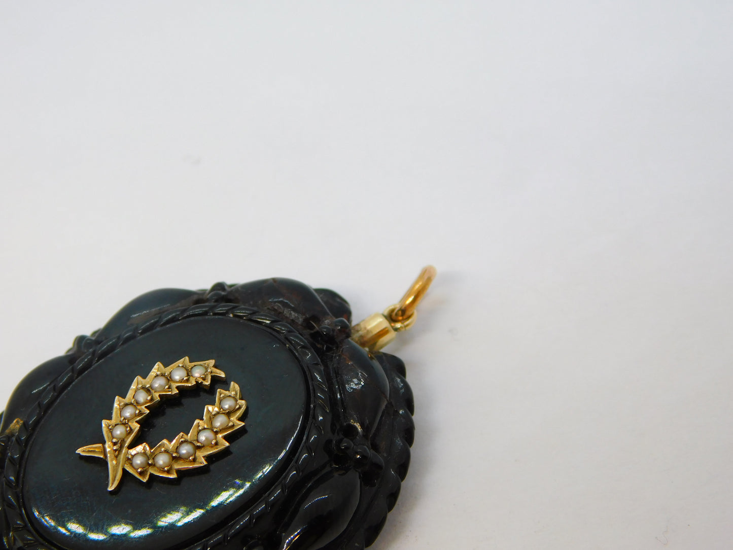 Victorian 9ct Gold Carved Whitby Jet Mourning Locket Pendant Antique c1860