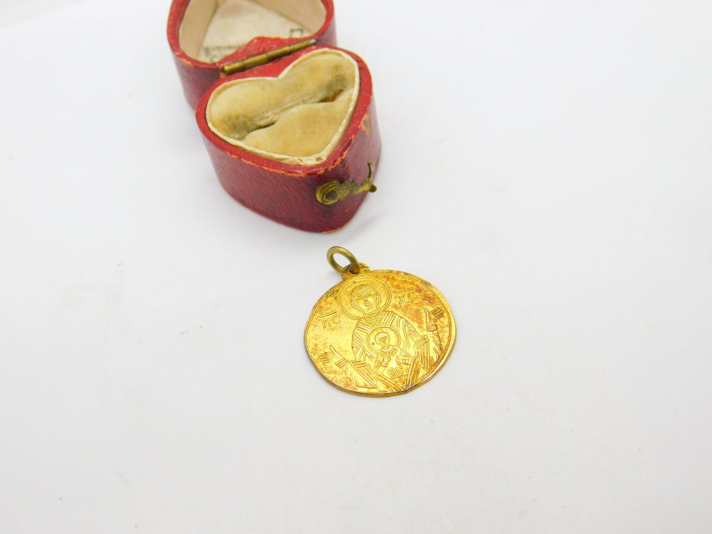 Greek 18ct Yellow Gold Byzantine Style Medallion Coin Pendant 1965 Vintage