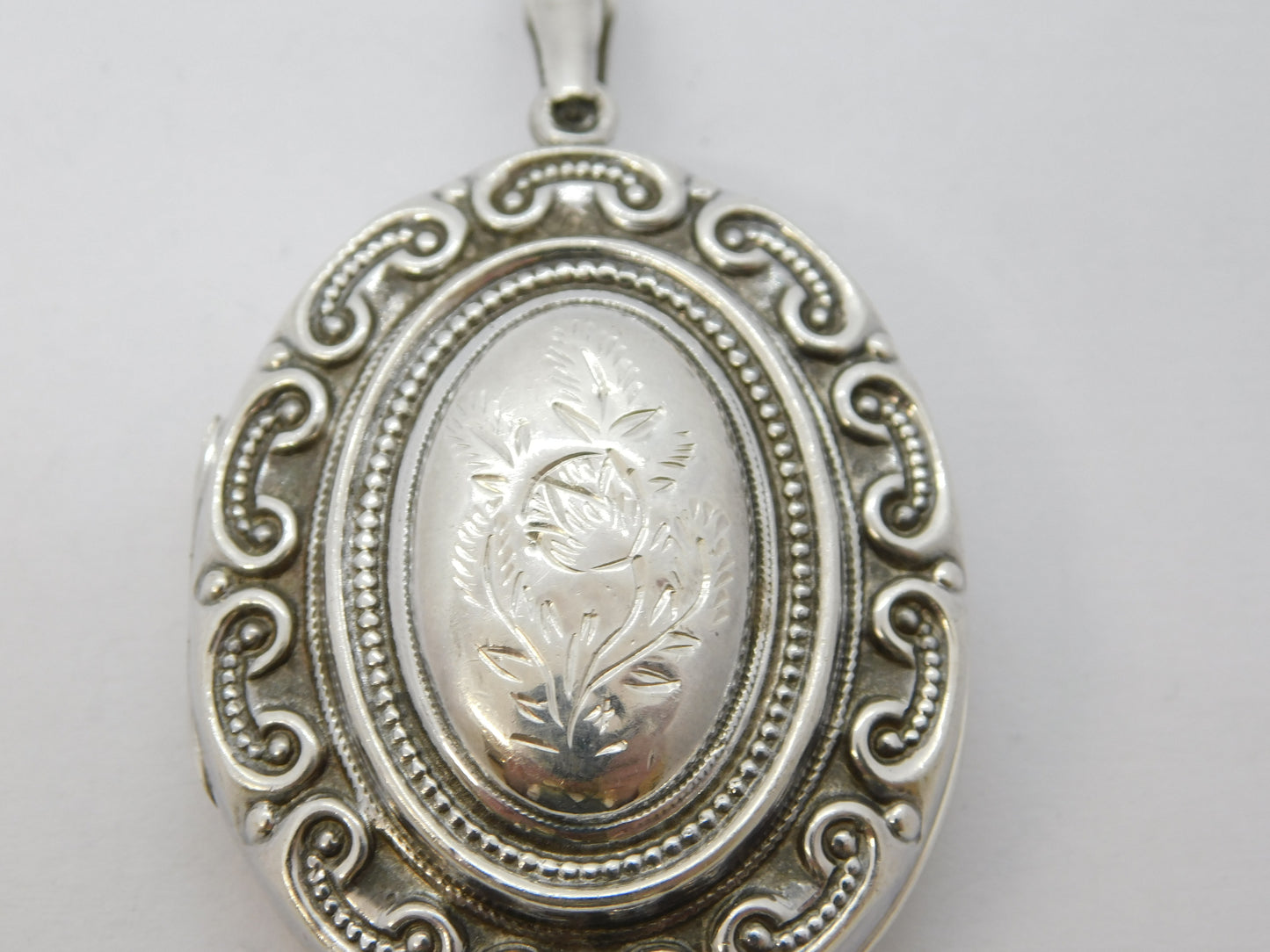 Victorian Style Sterling Silver Floral Sweetheart Locket Pendant Vintage