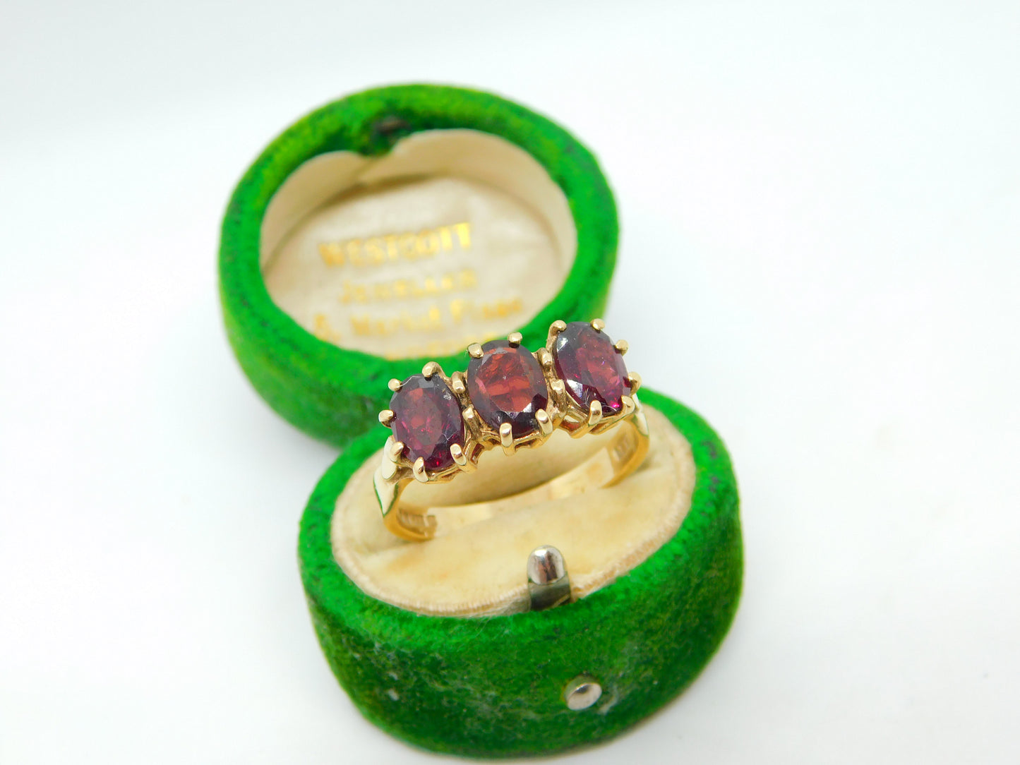 9ct Yellow Gold Three Stone Almandine Garnet Dress Ring Vintage 1973 London