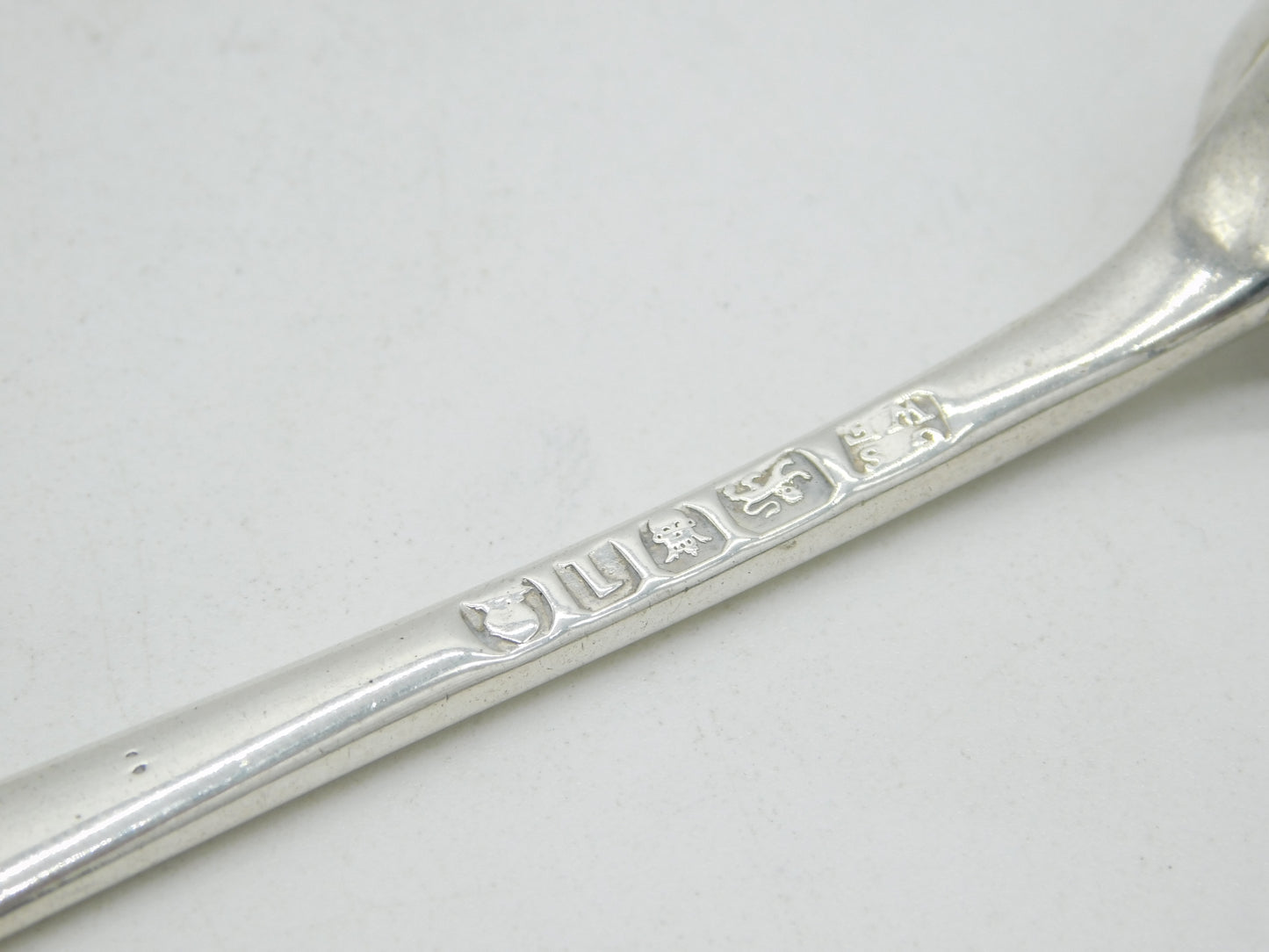 George III Sterling Silver Lion Crest Bone Marrow Scoop Antique 1786 London